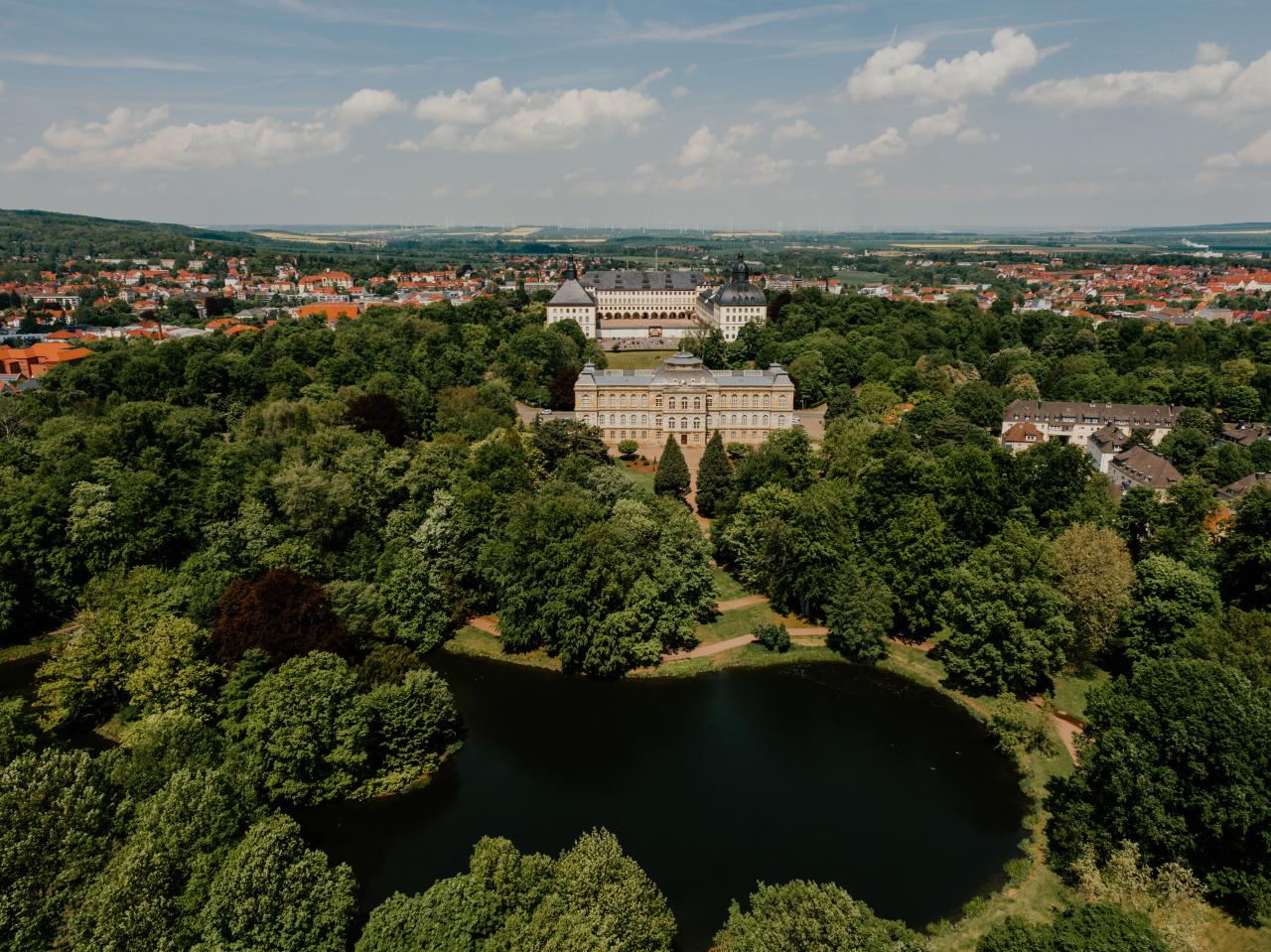 Luftaufnahme vom Schloss Friedenstein mit herzoglichem Museum und Park, Gotha
